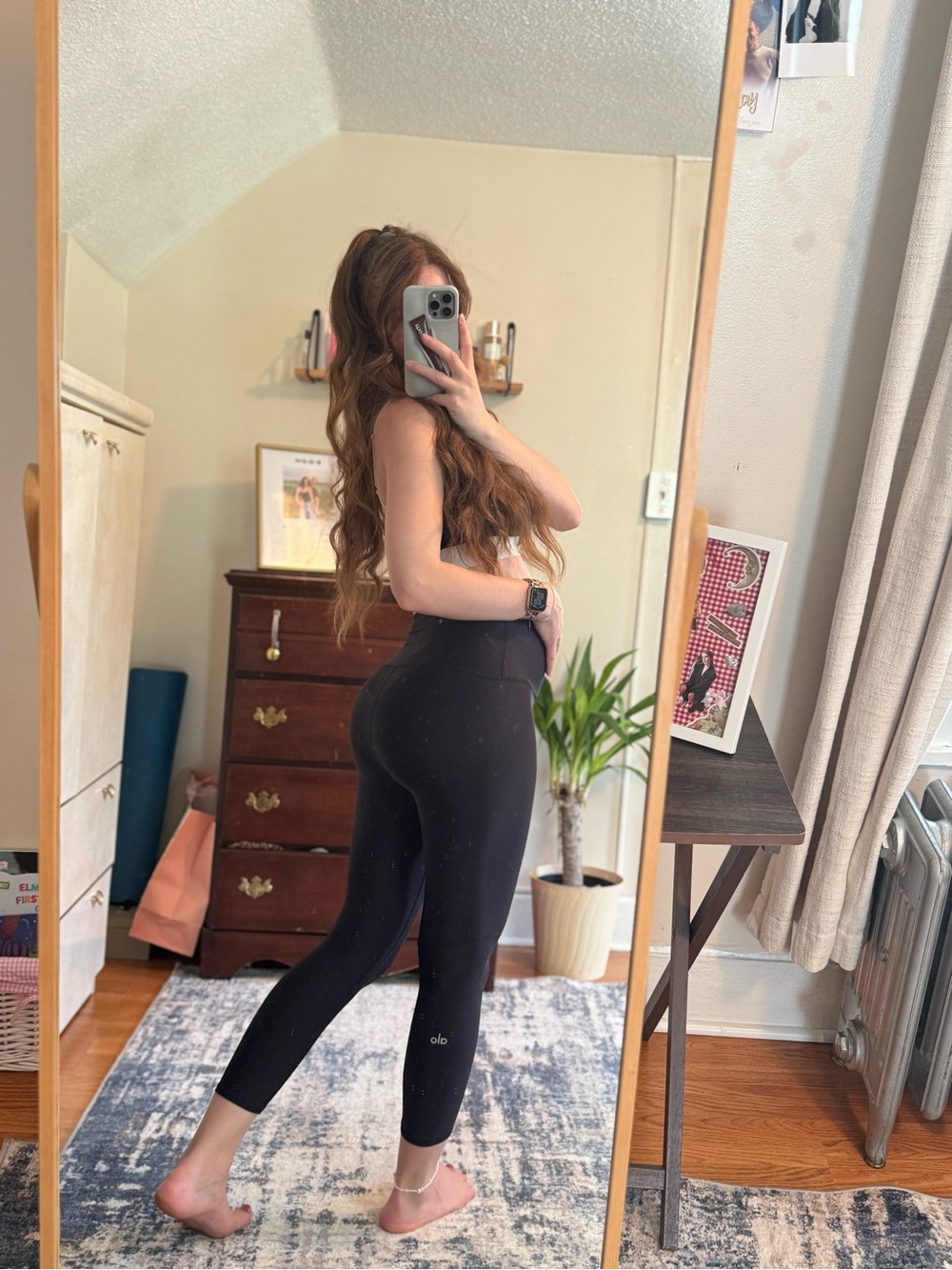 ALO Yoga Black Capri Leggings